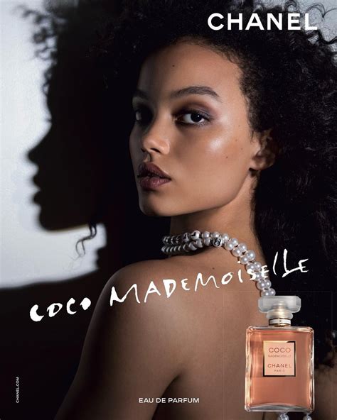 coco chanel mademoiselle model 2023.